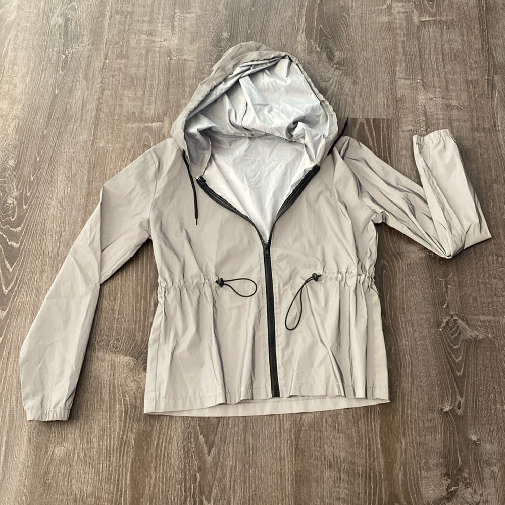 ‼️Windbreaker jacket in gray, pre owned, good condition